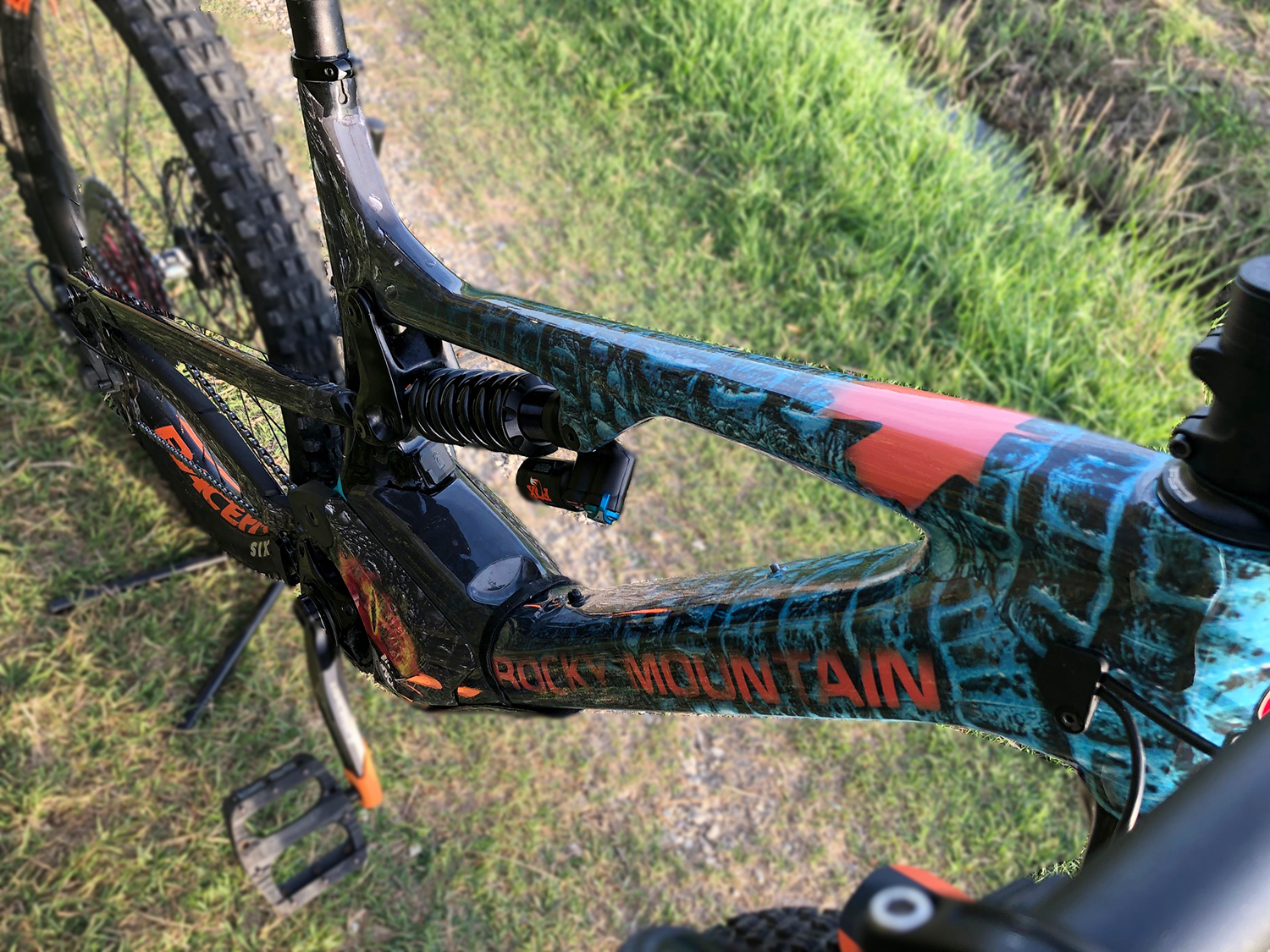 Rocky Mountain Altitude Powerplay - Personalizzazione completa animalier