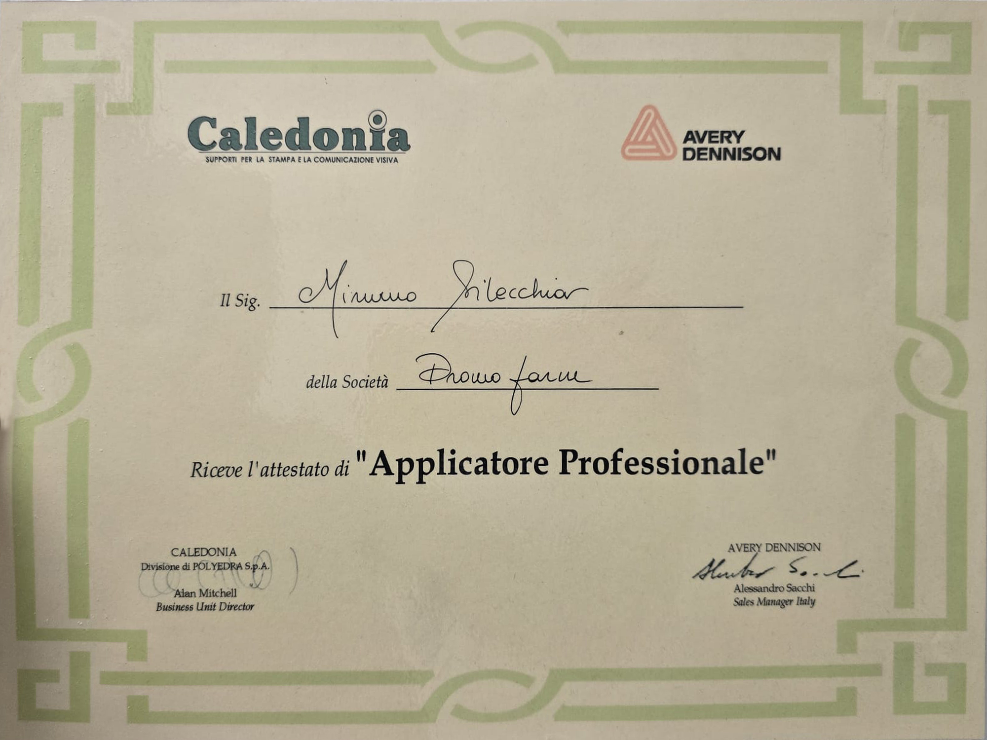 <b>Click to open image!</b> <b>Navigation tip:</b> Hover mouse on top of the right or left side of the image to see the next or previous image respectively.<br /><br />You are browsing images from the article:<br /><span class="sigProPopupCaption"></span>