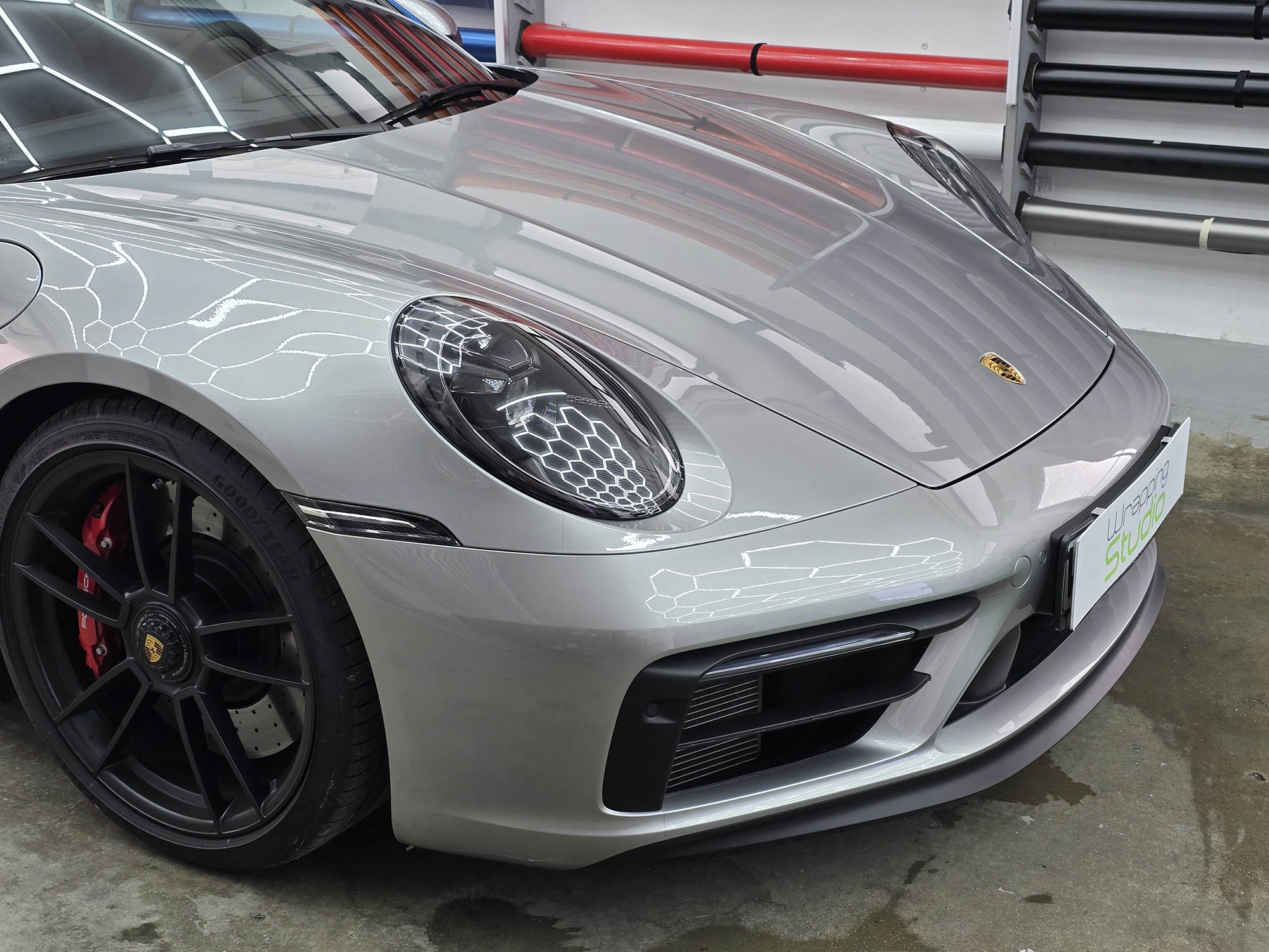 <b>Click to open image!</b> <b>Navigation tip:</b> Hover mouse on top of the right or left side of the image to see the next or previous image respectively.<br /><br />You are browsing images from the article:<br /><span class="sigProPopupCaption"></span>