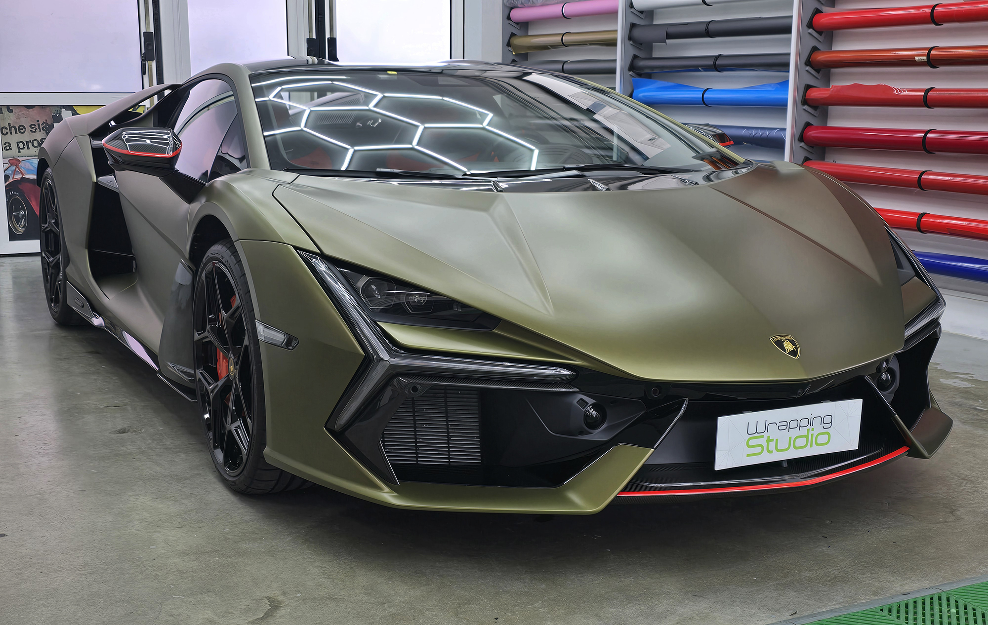 <b>Click to open image!</b> <b>Navigation tip:</b> Hover mouse on top of the right or left side of the image to see the next or previous image respectively.<br /><br />You are browsing images from the article:<br /><span class="sigProPopupCaption"></span>