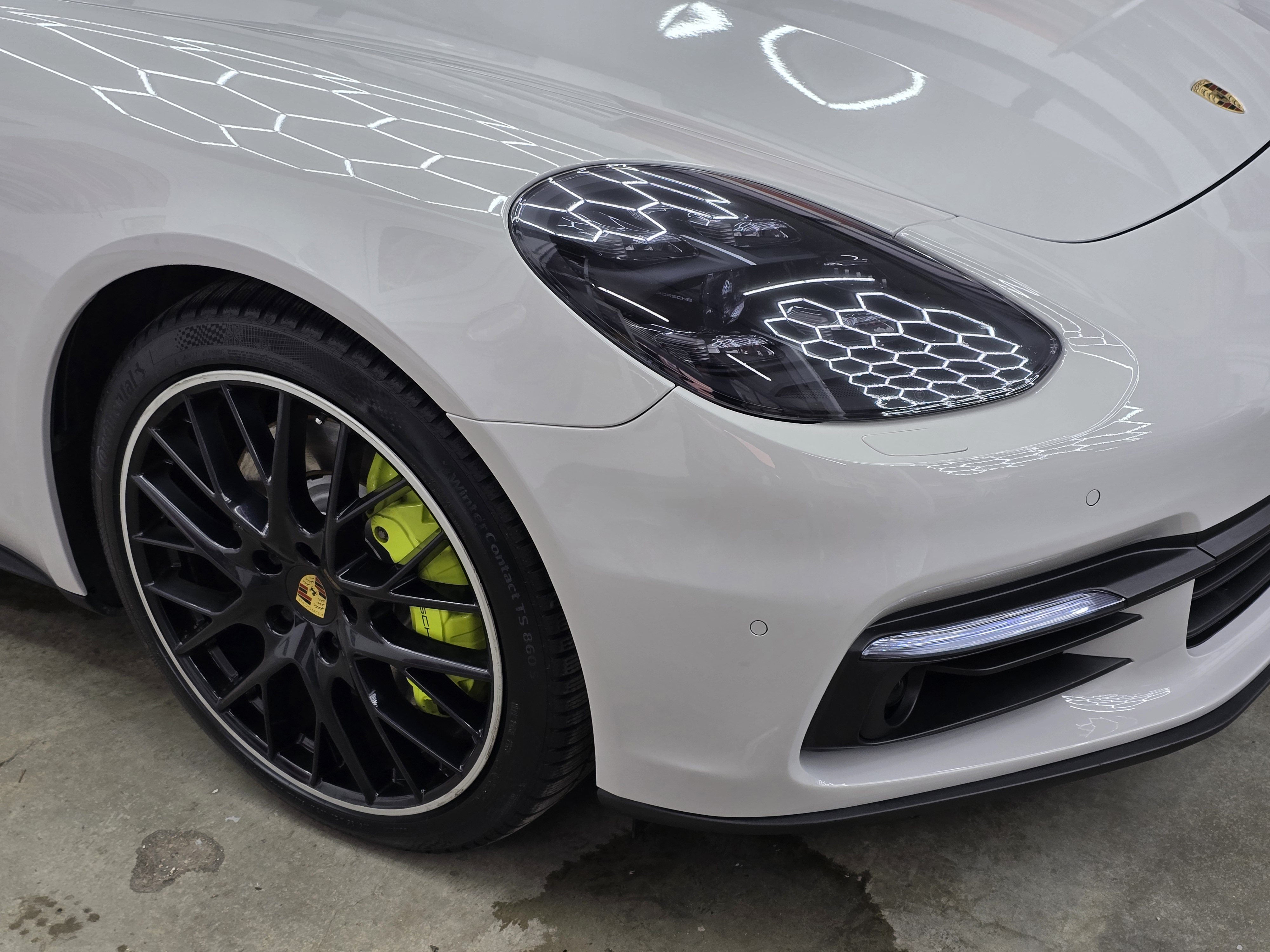 <b>Click to open image!</b> <b>Navigation tip:</b> Hover mouse on top of the right or left side of the image to see the next or previous image respectively.<br /><br />You are browsing images from the article:<br /><span class="sigProPopupCaption"></span>