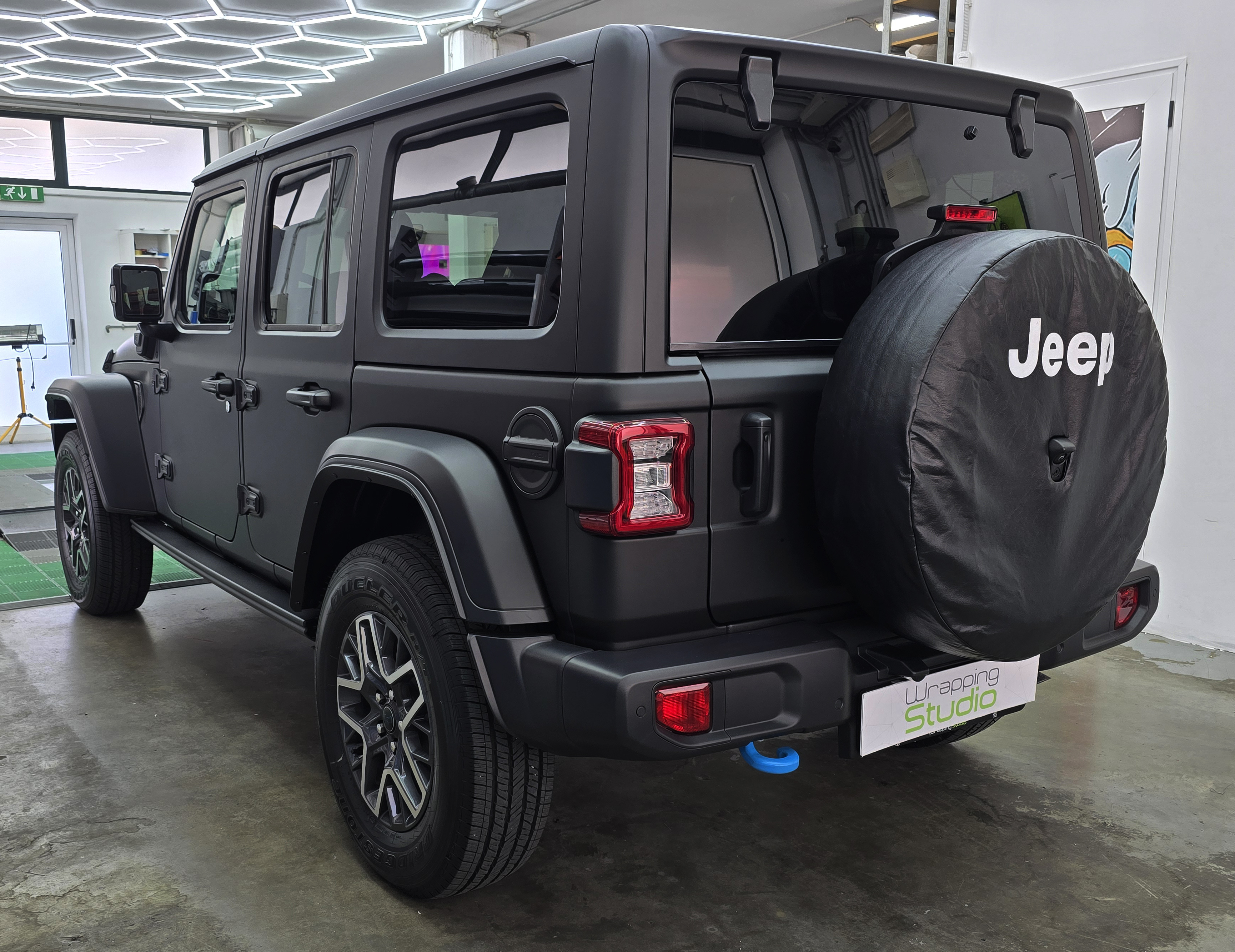 <b>Click to open image!</b> <b>Navigation tip:</b> Hover mouse on top of the right or left side of the image to see the next or previous image respectively.<br /><br />You are browsing images from the article:<br /><span class="sigProPopupCaption"></span>