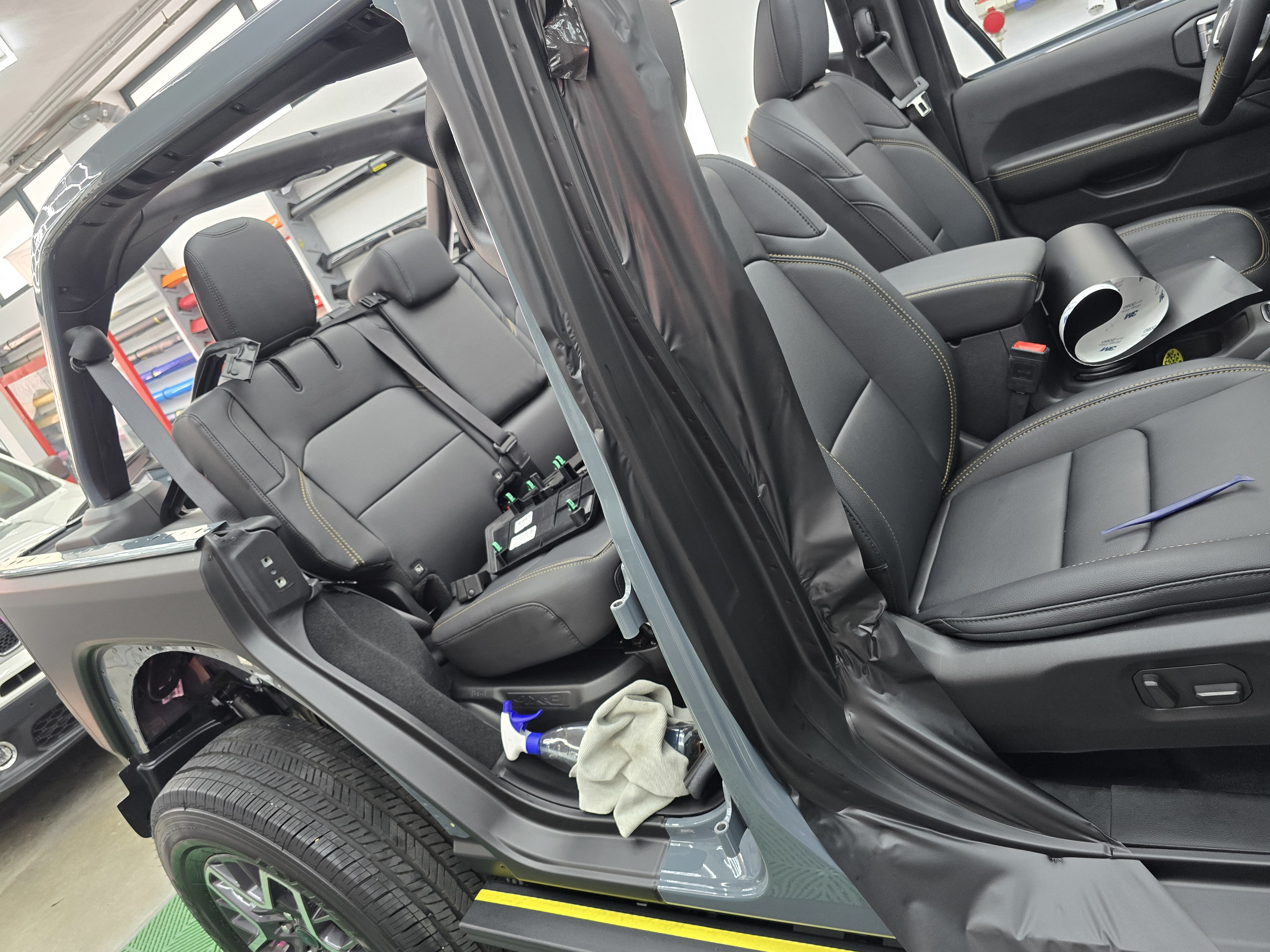 <b>Click to open image!</b> <b>Navigation tip:</b> Hover mouse on top of the right or left side of the image to see the next or previous image respectively.<br /><br />You are browsing images from the article:<br /><span class="sigProPopupCaption"></span>