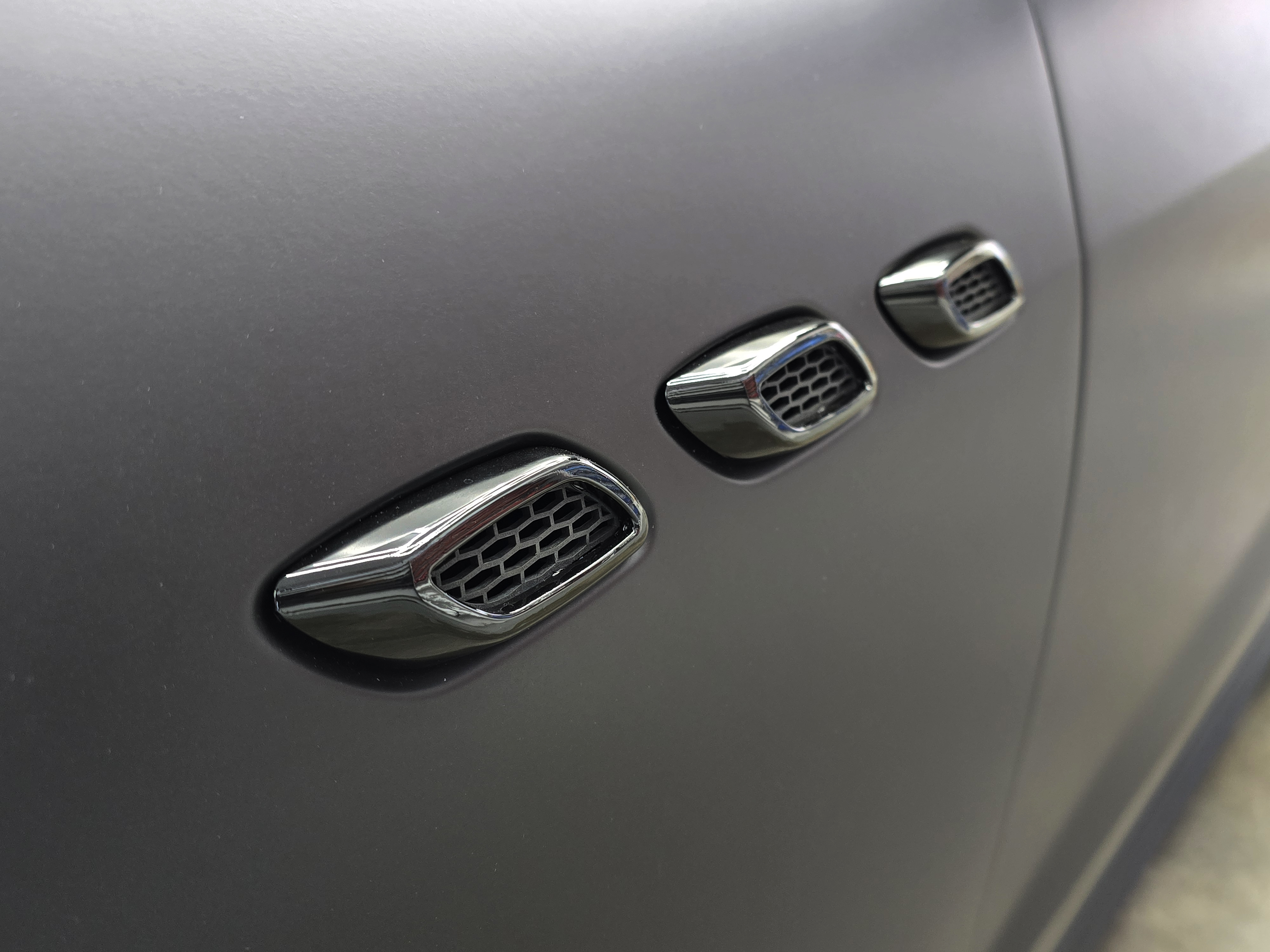 <b>Click to open image!</b> <b>Navigation tip:</b> Hover mouse on top of the right or left side of the image to see the next or previous image respectively.<br /><br />You are browsing images from the article:<br /><span class="sigProPopupCaption"></span>