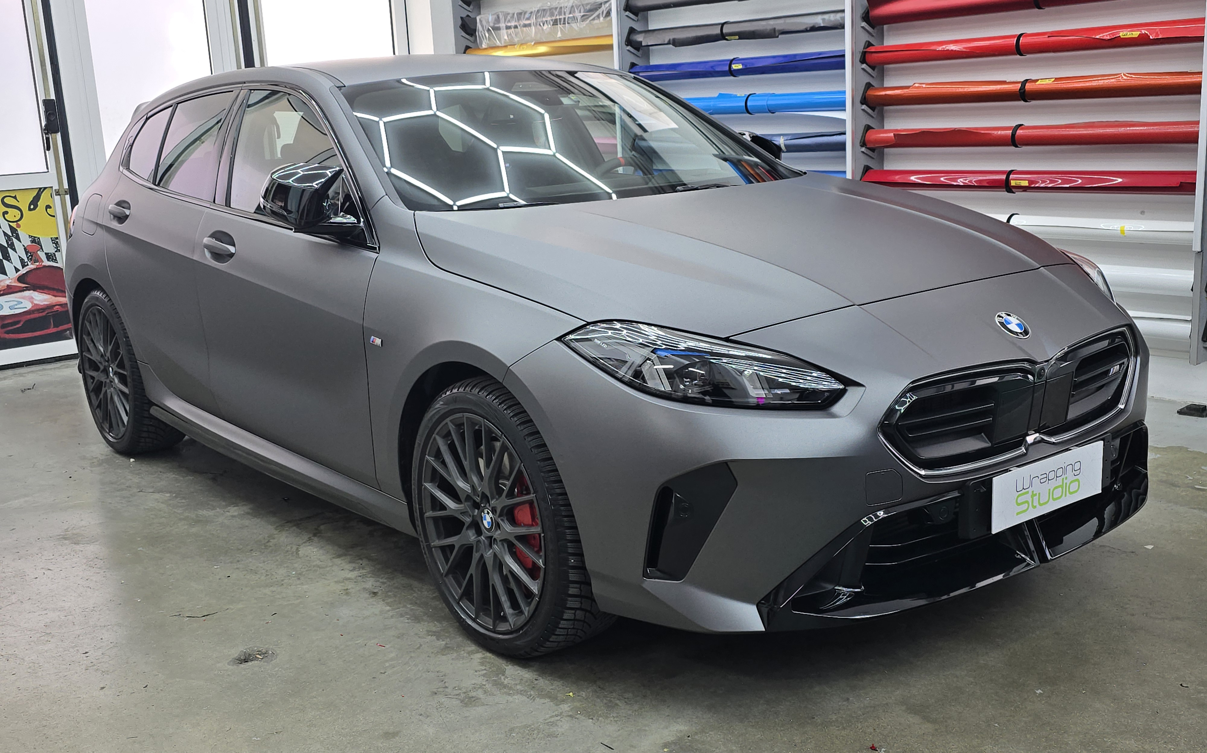 <b>Click to open image!</b> <b>Navigation tip:</b> Hover mouse on top of the right or left side of the image to see the next or previous image respectively.<br /><br />You are browsing images from the article:<br /><span class="sigProPopupCaption"></span>