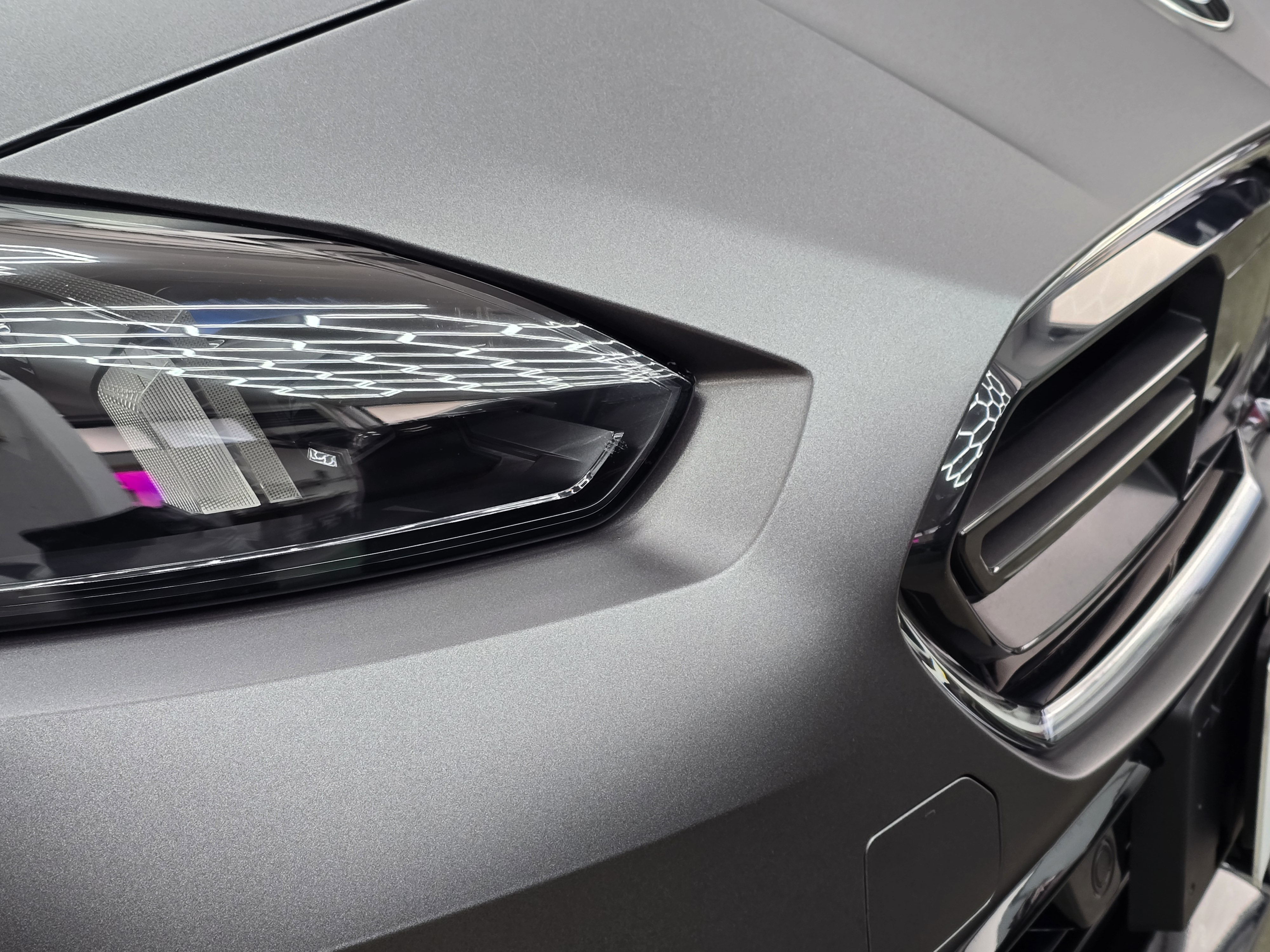 <b>Click to open image!</b> <b>Navigation tip:</b> Hover mouse on top of the right or left side of the image to see the next or previous image respectively.<br /><br />You are browsing images from the article:<br /><span class="sigProPopupCaption"></span>