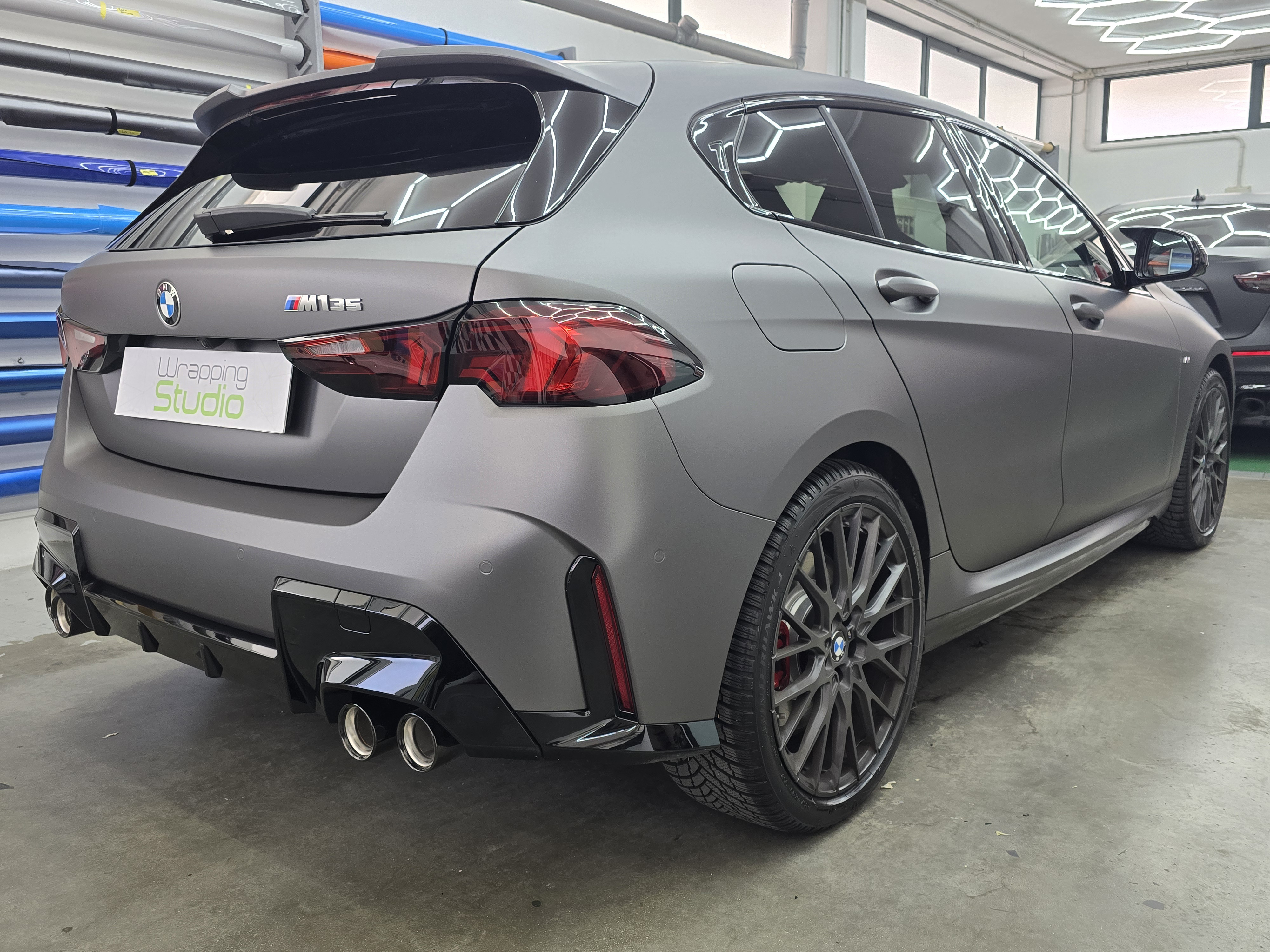 <b>Click to open image!</b> <b>Navigation tip:</b> Hover mouse on top of the right or left side of the image to see the next or previous image respectively.<br /><br />You are browsing images from the article:<br /><span class="sigProPopupCaption"></span>