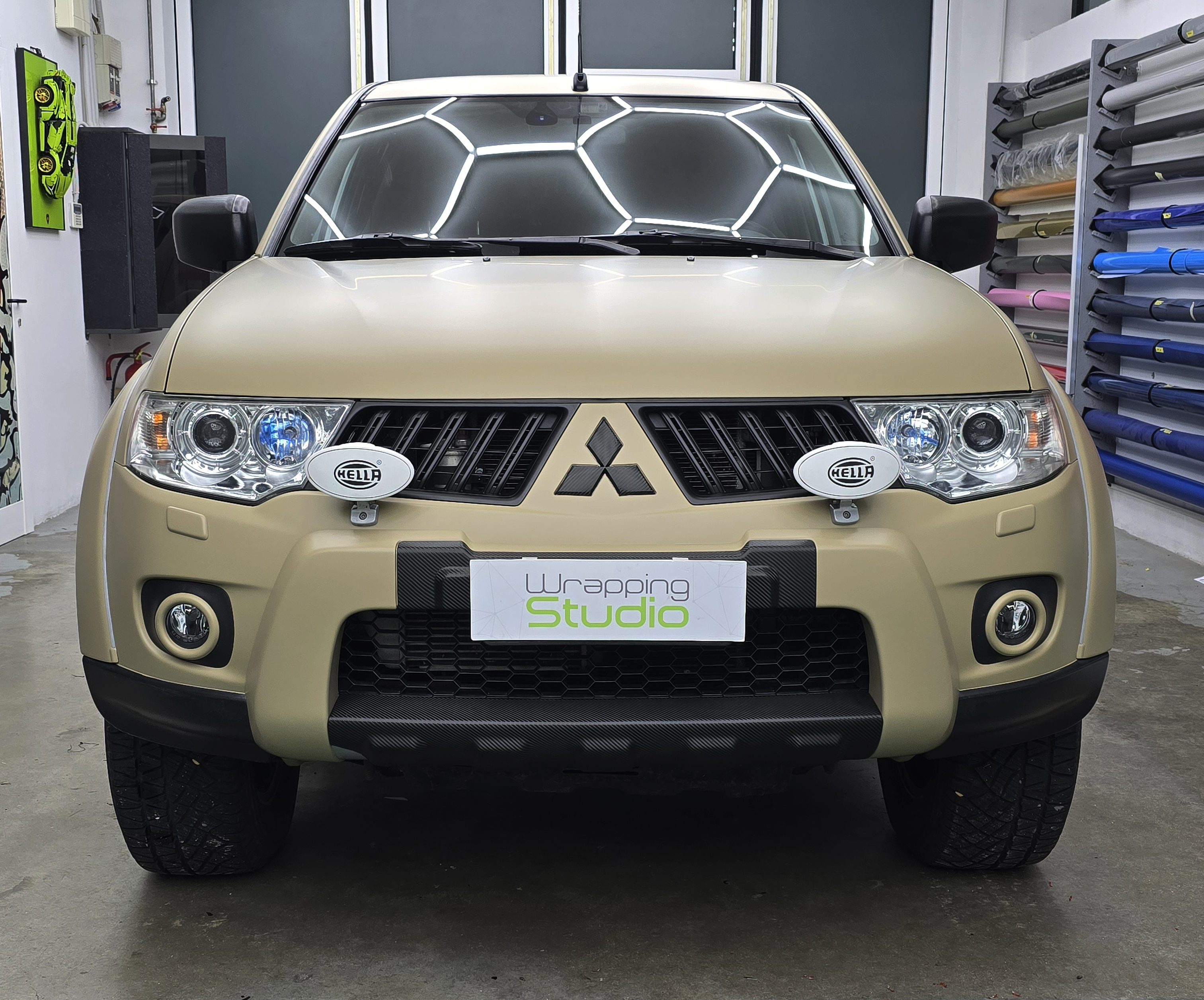 <b>Click to open image!</b> <b>Navigation tip:</b> Hover mouse on top of the right or left side of the image to see the next or previous image respectively.<br /><br />You are browsing images from the article:<br /><span class="sigProPopupCaption"></span>