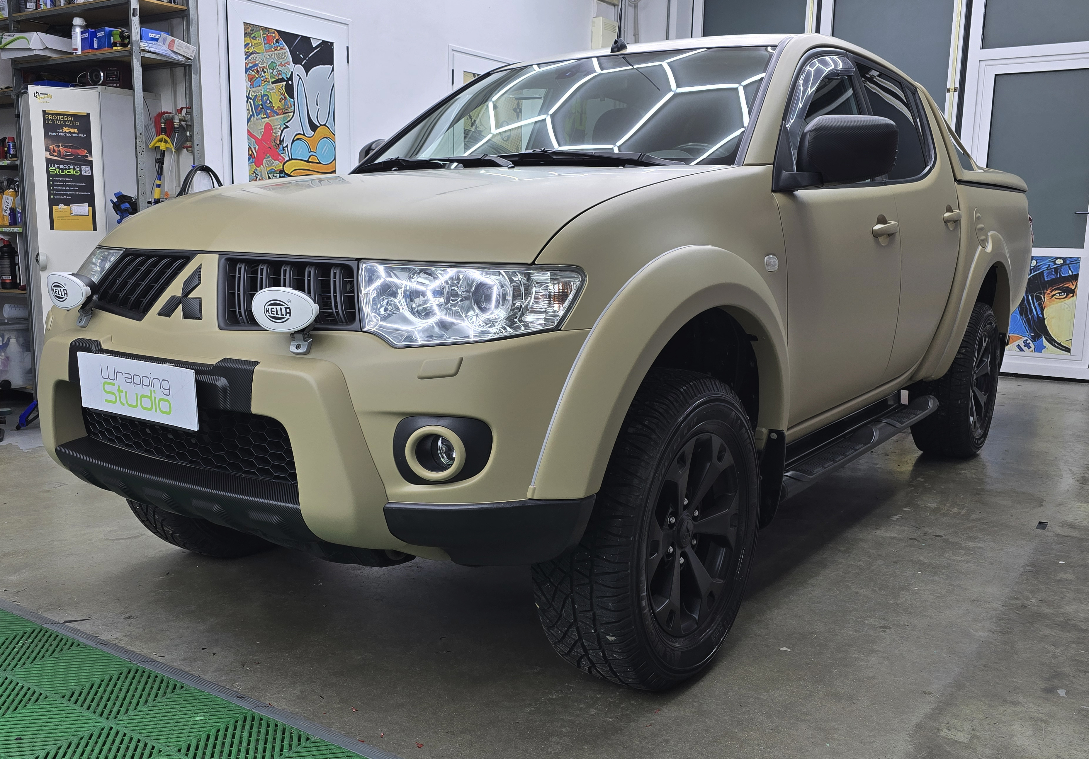 <b>Click to open image!</b> <b>Navigation tip:</b> Hover mouse on top of the right or left side of the image to see the next or previous image respectively.<br /><br />You are browsing images from the article:<br /><span class="sigProPopupCaption"></span>