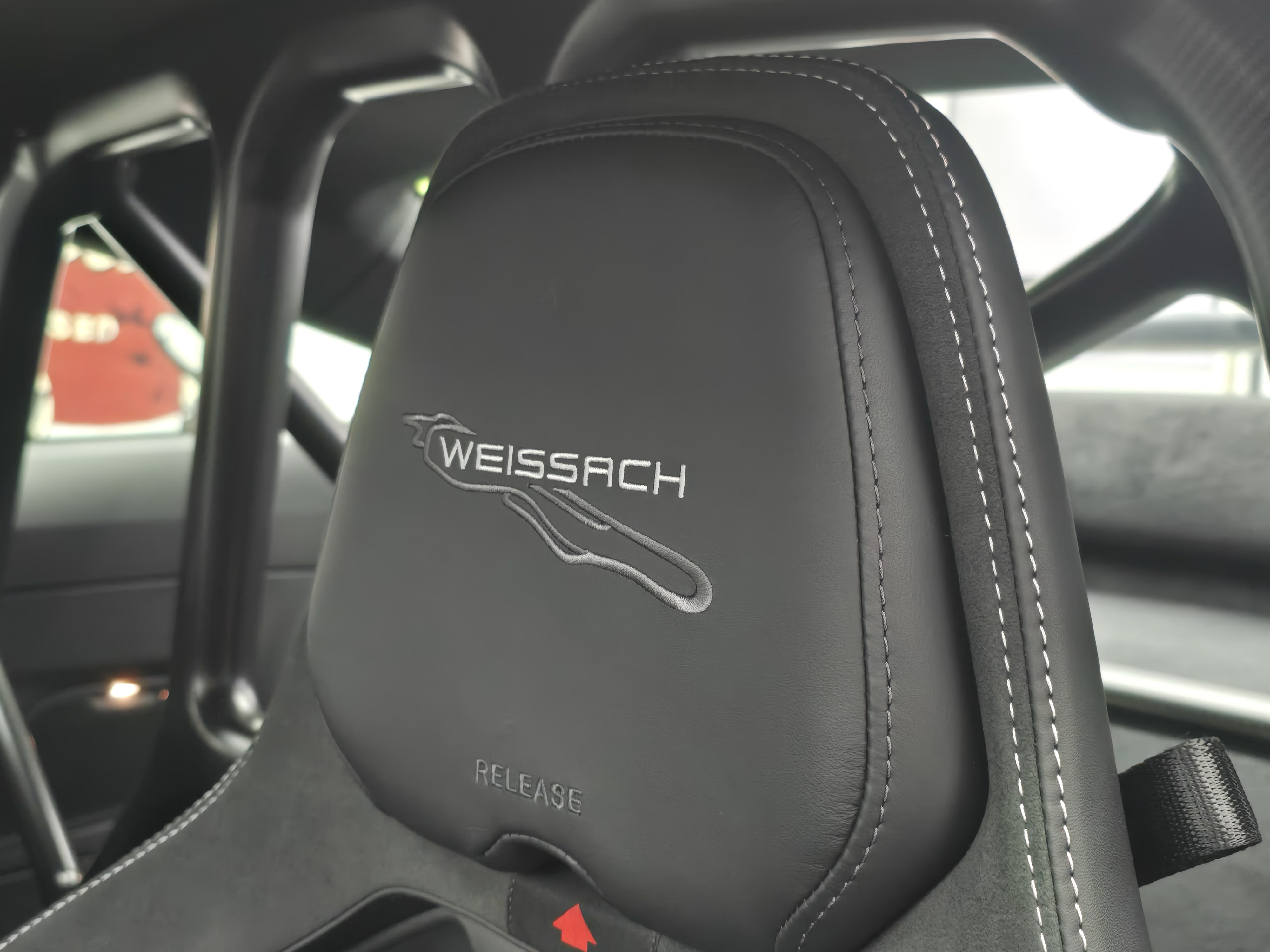 <b>Click to open image!</b> <b>Navigation tip:</b> Hover mouse on top of the right or left side of the image to see the next or previous image respectively.<br /><br />You are browsing images from the article:<br /><span class="sigProPopupCaption"></span>