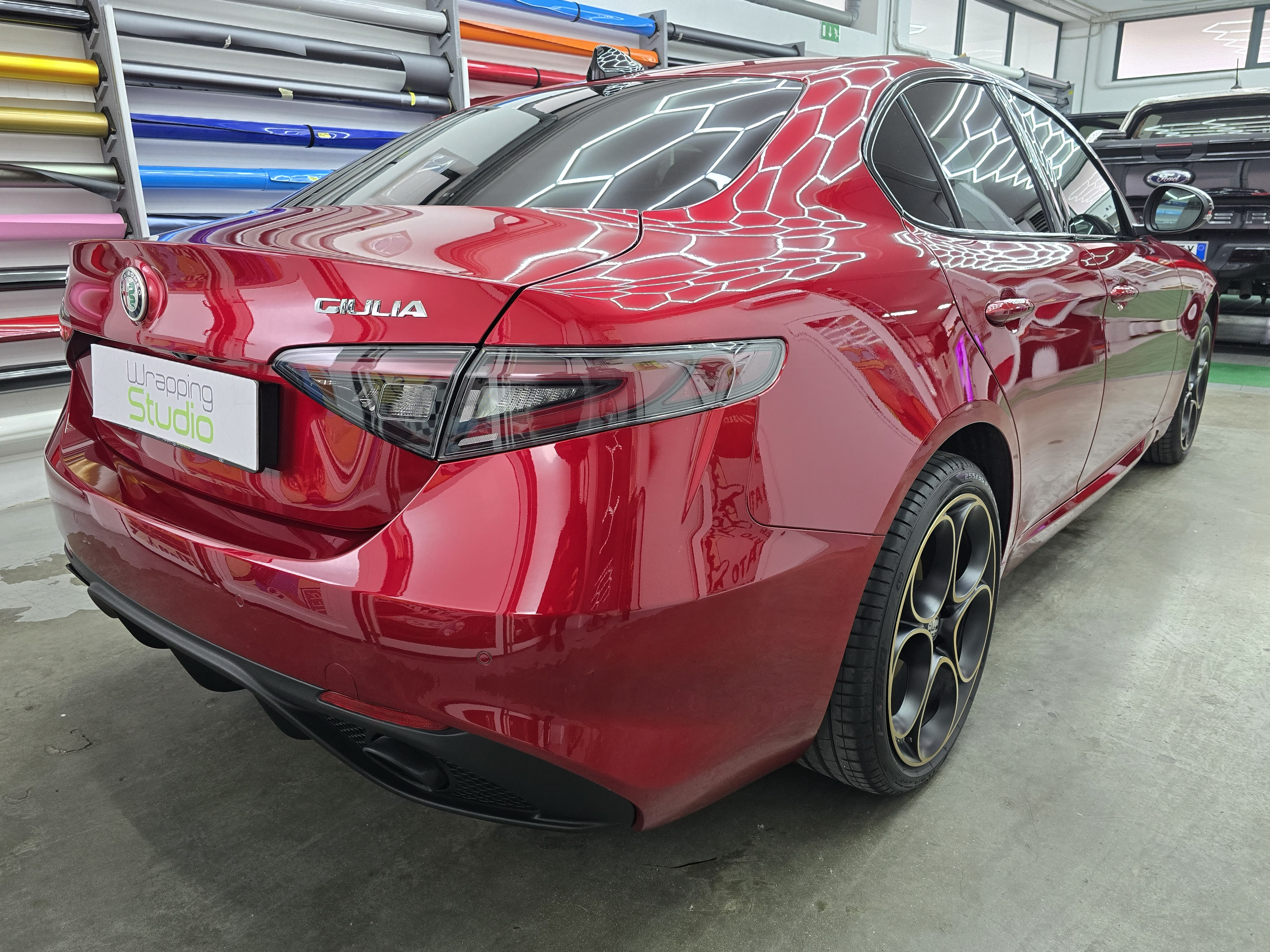 <b>Click to open image!</b> <b>Navigation tip:</b> Hover mouse on top of the right or left side of the image to see the next or previous image respectively.<br /><br />You are browsing images from the article:<br /><span class="sigProPopupCaption"></span>