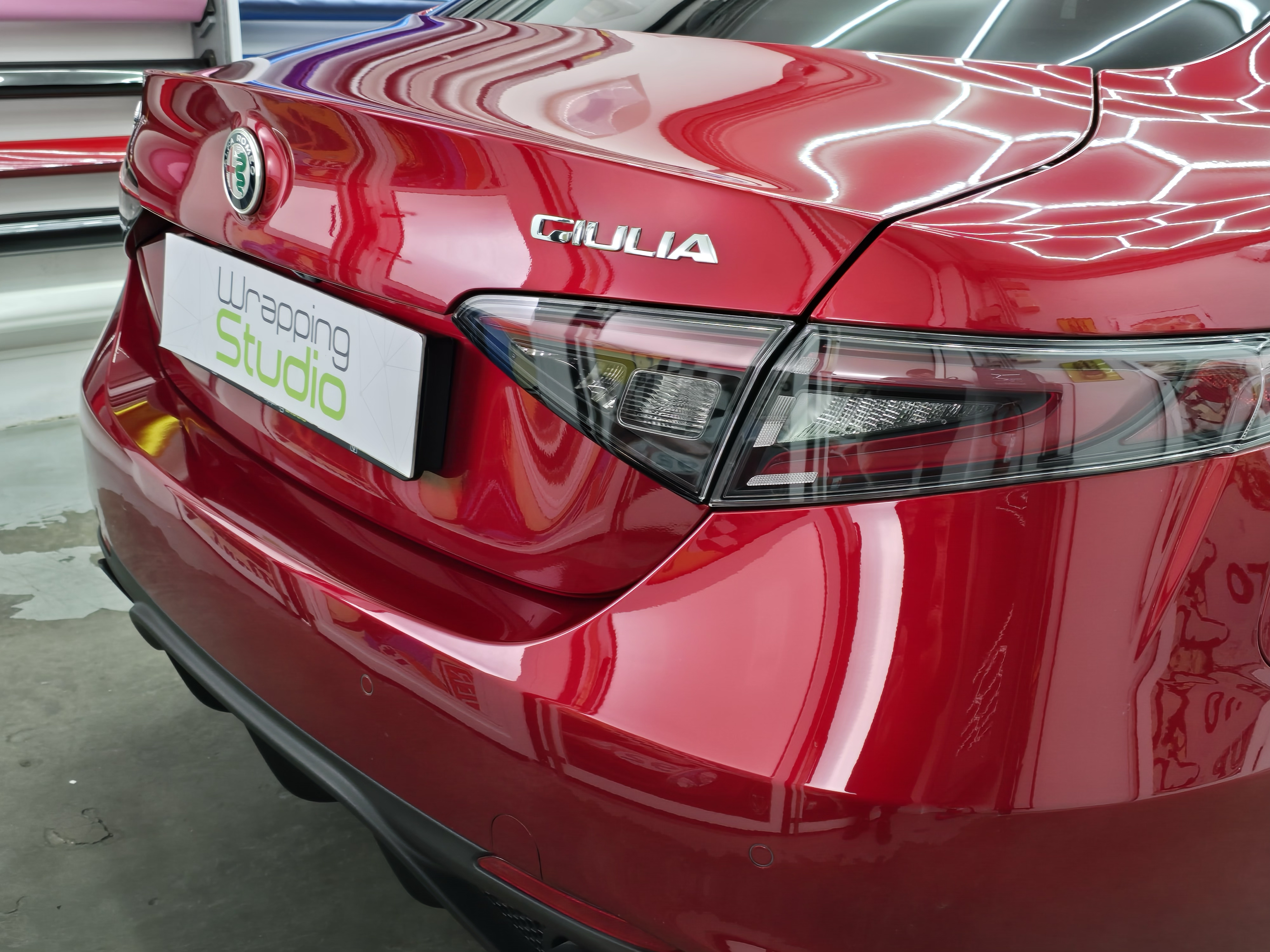 <b>Click to open image!</b> <b>Navigation tip:</b> Hover mouse on top of the right or left side of the image to see the next or previous image respectively.<br /><br />You are browsing images from the article:<br /><span class="sigProPopupCaption"></span>