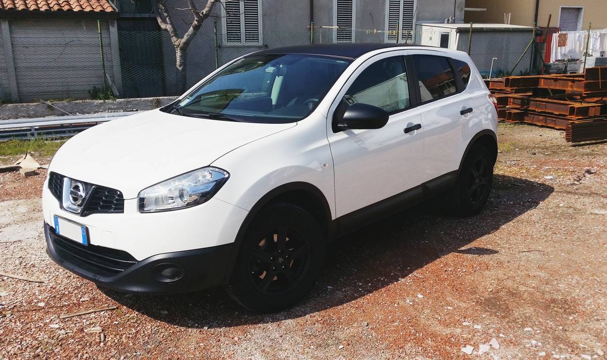 Nissan Qashqai - Oscuramento Vetri -Wrapping Tettino Nero Opaco