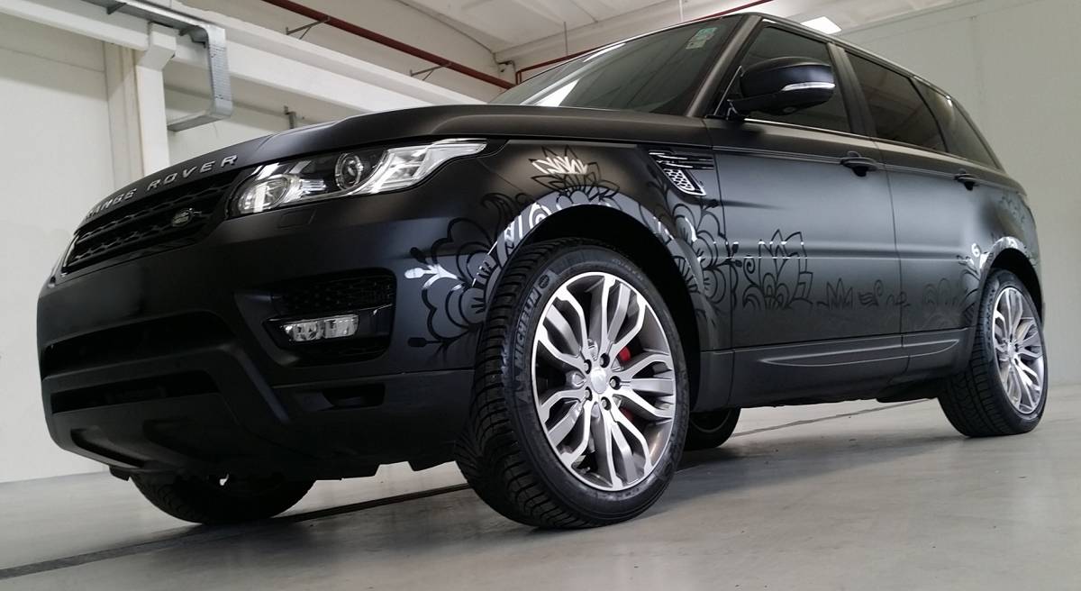 Range Rover Sport - Wrapping Auto &quot;Nero Opaco&quot;  Decorazioni Floreali &quot;Nero Lucide&quot;