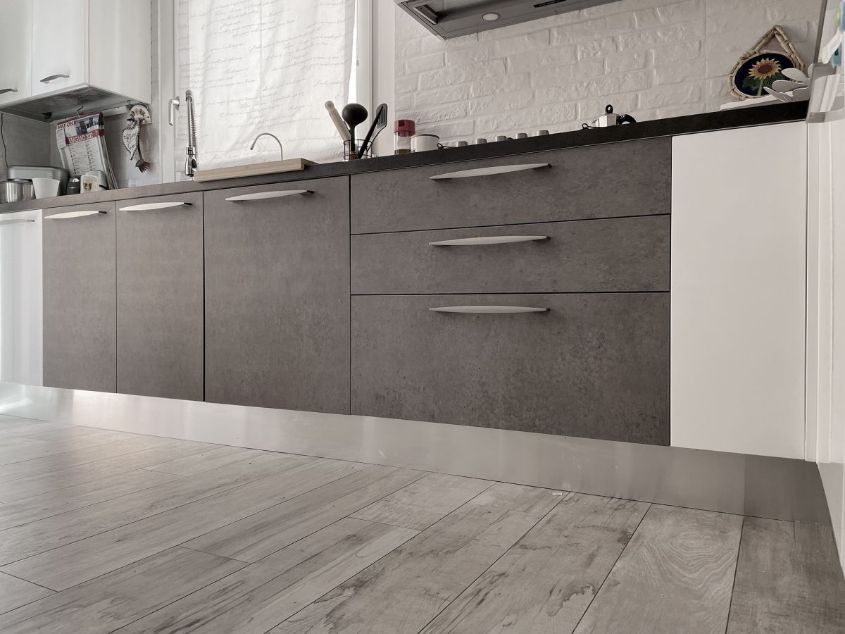 Riqualificazione Cucina - Pellicola adesiva " Effetto Materico "