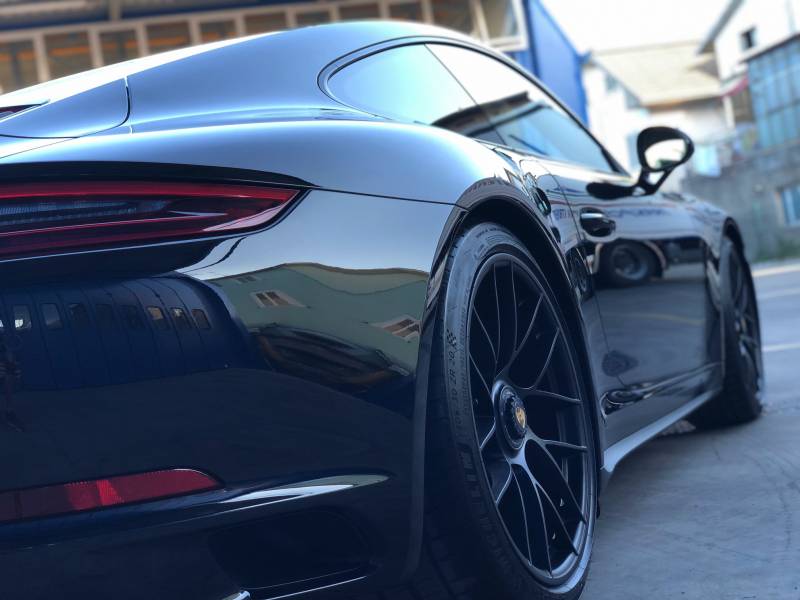 Porsche Carrera 4 GTS - Car Detailing